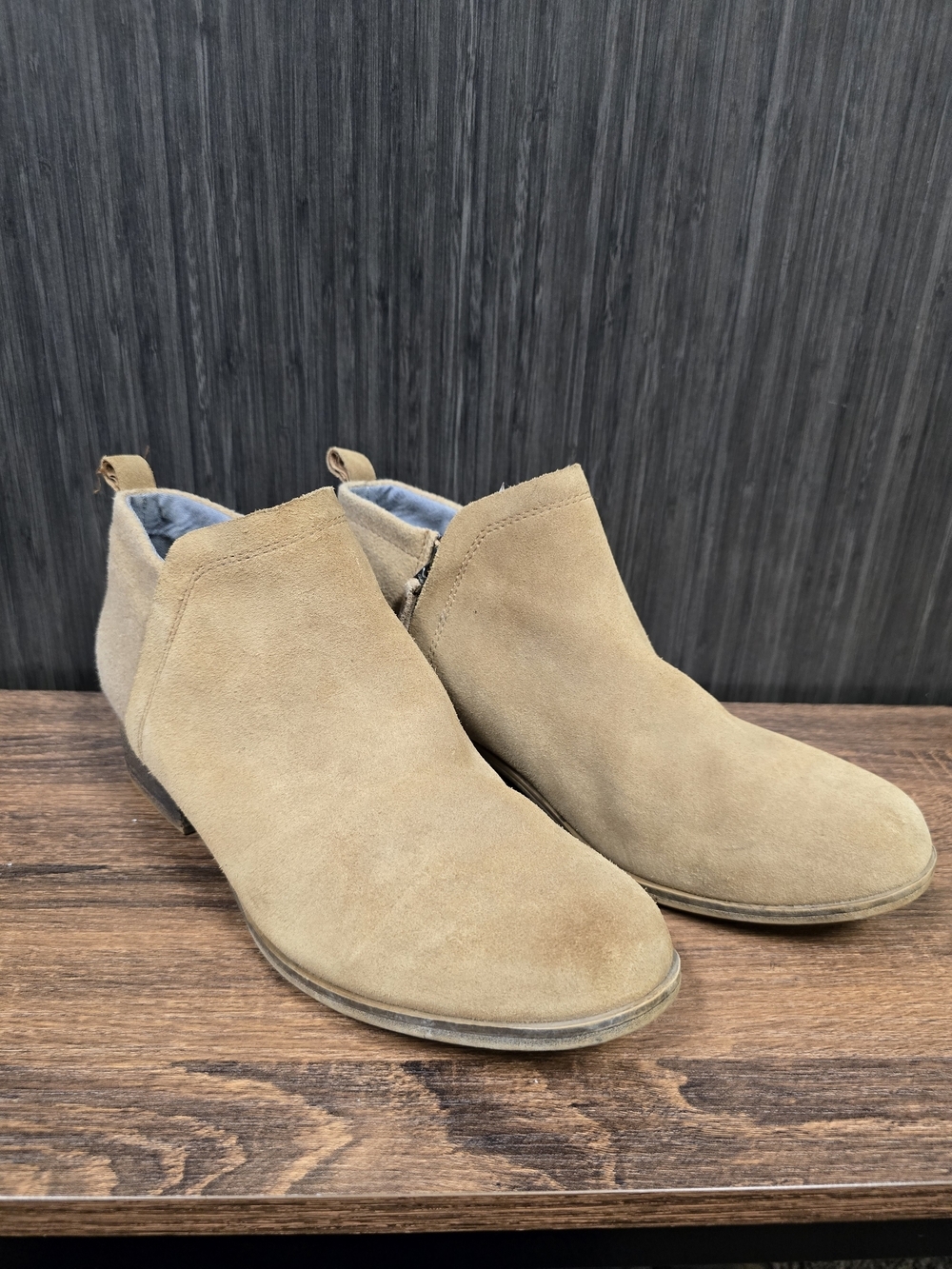 TOMS Women's Tan Suede Chelsea Ankle Boots Side Zip Booties Size 10
